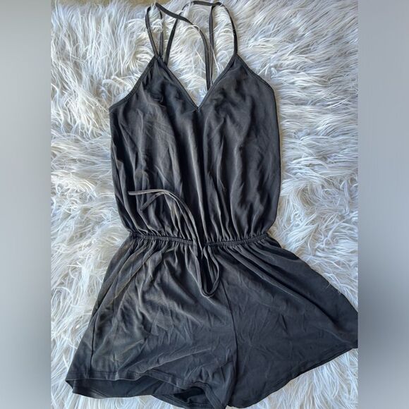 Pink lily romper, Black V Neck Small - Picture 1 of 5